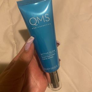 •NEW•QMS Active Glow Tinted Day Cream